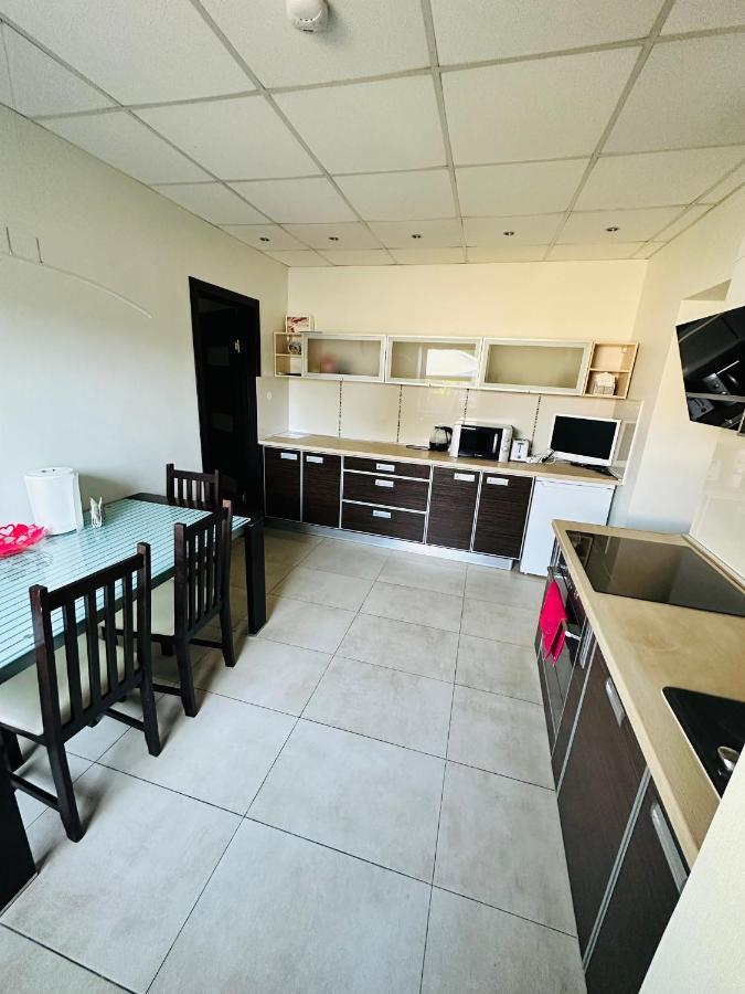 הוילה לייפאז'ה Svetes House - Garden & Bbq & Parking מראה חיצוני תמונה
